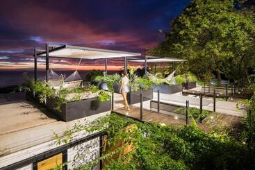 هتل Mint Santa Teresa   Adults Only