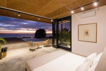 هتل Mint Santa Teresa   Adults Only