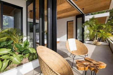 هتل Mint Santa Teresa   Adults Only