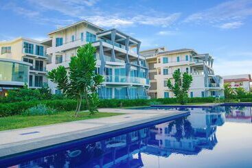هتل Oceanfront Condominiums  Nilaveli