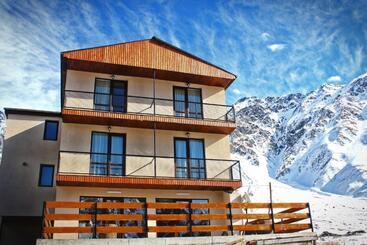 هتل Sunshine Kazbegi
