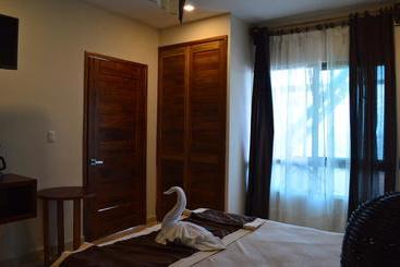 هتل Villas Valentina