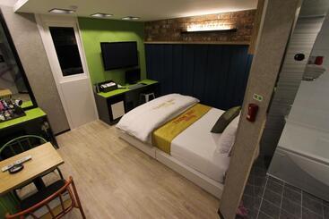 Line Motel
