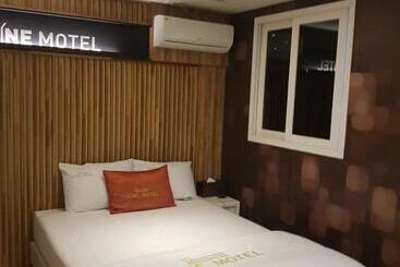 Line Motel