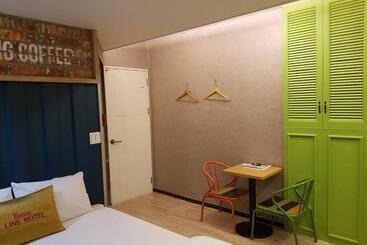 Line Motel