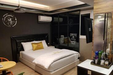 Line Motel