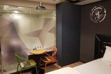 Line Motel