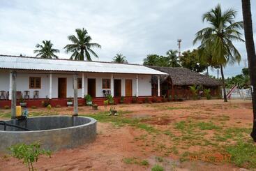 استراحتگاه Shan Guest And Restaurant Nilaveli
