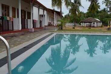 استراحتگاه Shan Guest And Restaurant Nilaveli