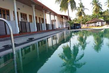 استراحتگاه Shan Guest And Restaurant Nilaveli