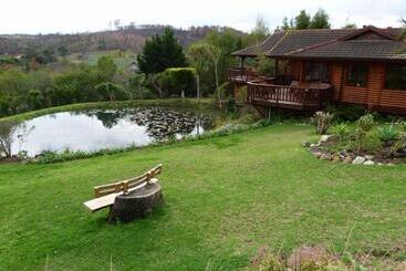 تختخواب و صبحانه Fish Eagle Lodge
