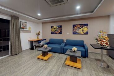酒店 37th Crescent Boutique Suites
