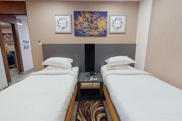 酒店 37th Crescent Boutique Suites