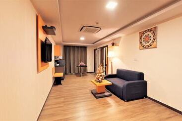 酒店 37th Crescent Boutique Suites