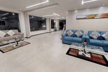 酒店 37th Crescent Boutique Suites
