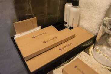 هتل Goldberry Lite
