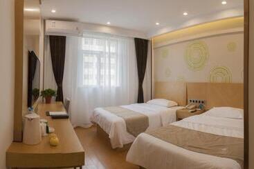 هتل Greentree Inn Bengbu Longzihu District Railway Station Express