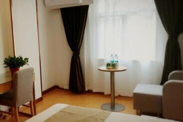 هتل Greentree Inn Bengbu Longzihu District Railway Station Express