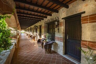 هتل Hacienda San Vicente