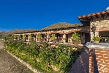 هتل Hacienda San Vicente