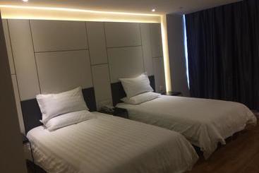 هتل Hi Inn Xuzhou Greenland Business City