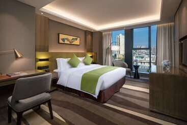 هتل Leshan Ramada