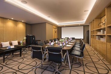 هتل Leshan Ramada