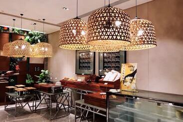 هتل Leshan Ramada
