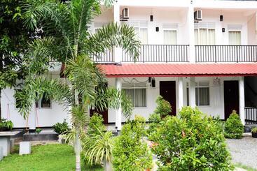 هتل Ritz Gate Kalutara