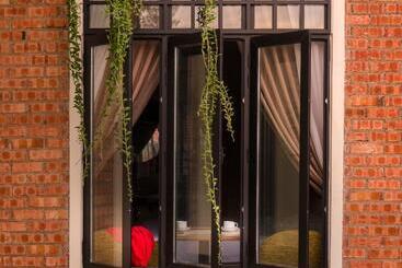 Treasures Hotel And Suites
