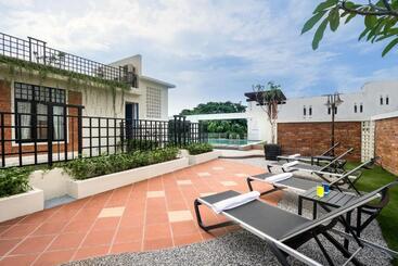 Treasures Hotel And Suites
