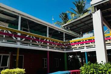 هاستل Go Slow Guesthouse