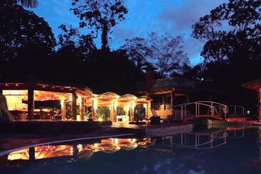 Arahuana Jungle Resort & Spa