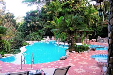 Arahuana Jungle Resort & Spa