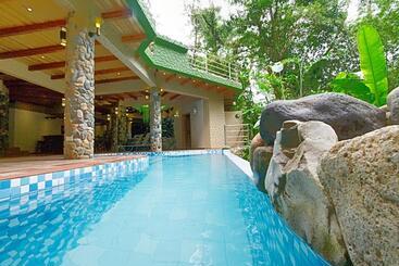Arahuana Jungle Resort & Spa