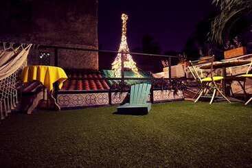 Hostel La Antigua Capsula