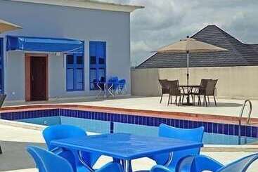 هتل Gold Rush Suites