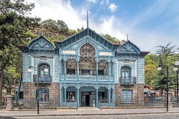 هتل Golden Tulip Borjomi