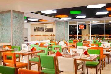 Harris Hotel Sentraland