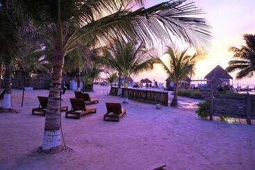 هتل La Diosa Kali Beach Front