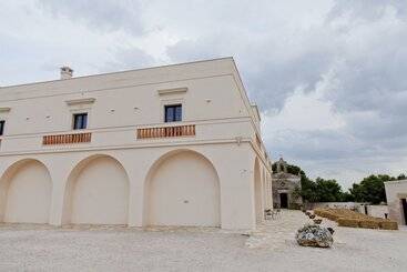هتل Masseria Fontana Di Vite
