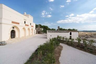 هتل Masseria Fontana Di Vite