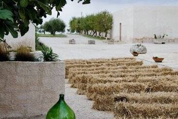 هتل Masseria Fontana Di Vite