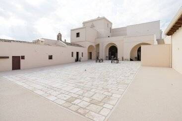 هتل Masseria Fontana Di Vite