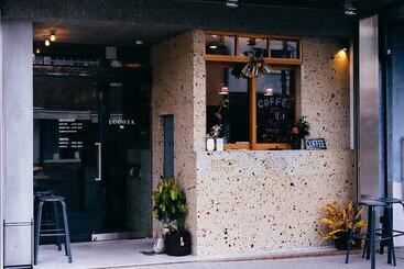 Lodger Hostel & Restaurant Matsusaka