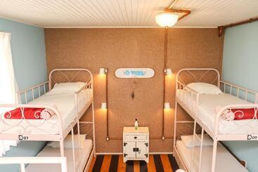 ôvibe Party Hostel