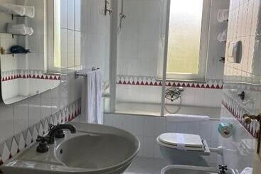 تختخواب و صبحانه L Elisea Maison De Charme
