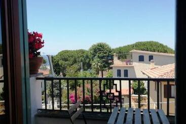 تختخواب و صبحانه L Elisea Maison De Charme