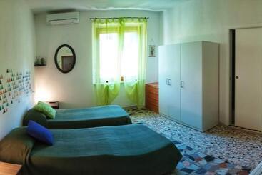 تختخواب و صبحانه Lo Zizzolo  Bed&breakfast