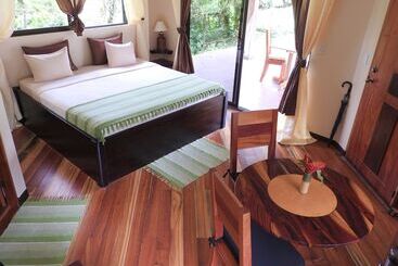 تختخواب و صبحانه Mei Tai Cacao Lodge